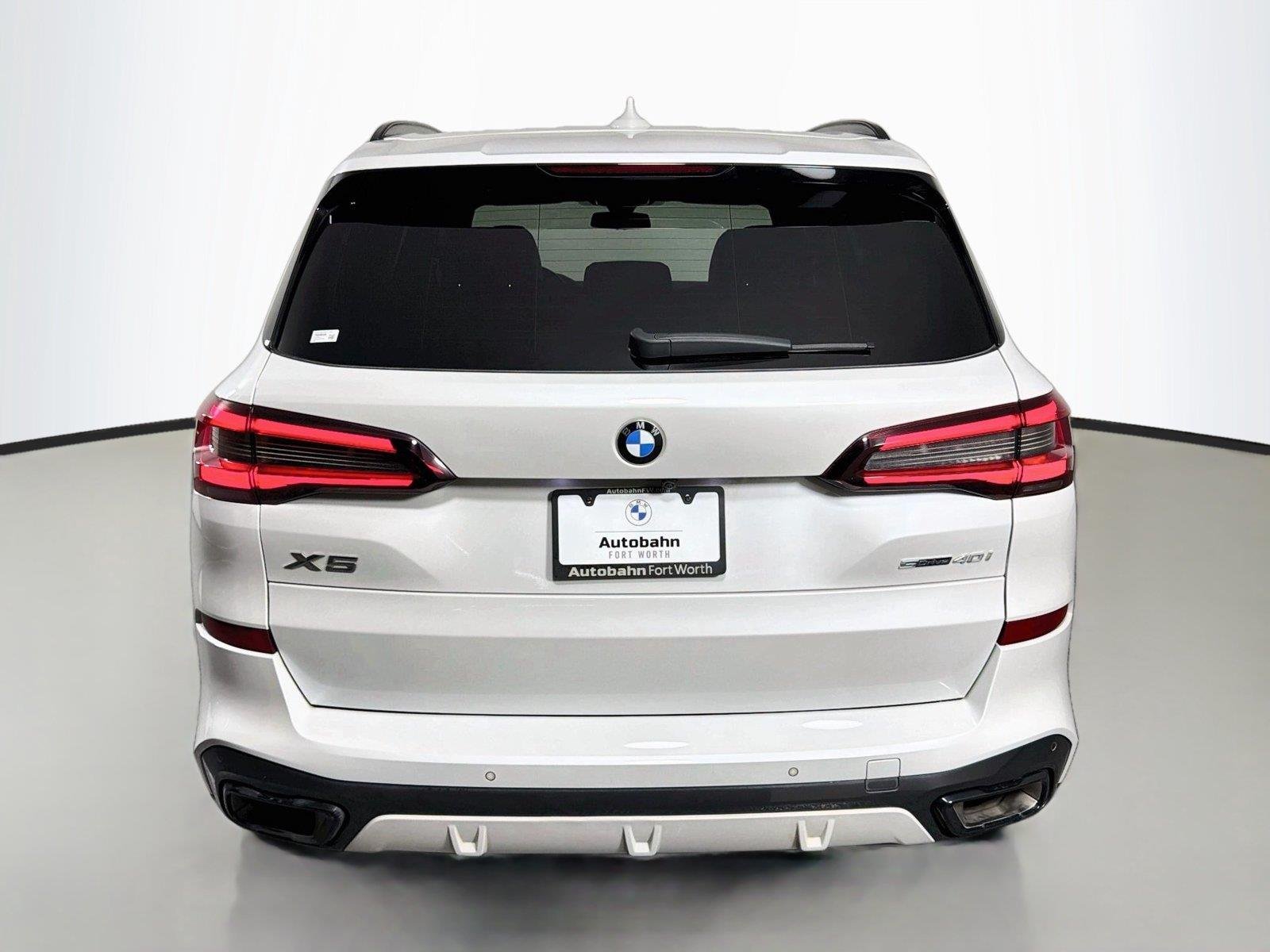 Used 2023 Mineral White Metallic BMW sDrive40i image 6