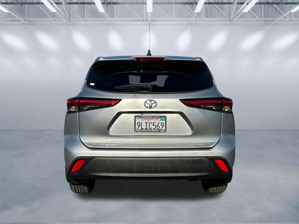 Used 2023 Silver Toyota LE image 5
