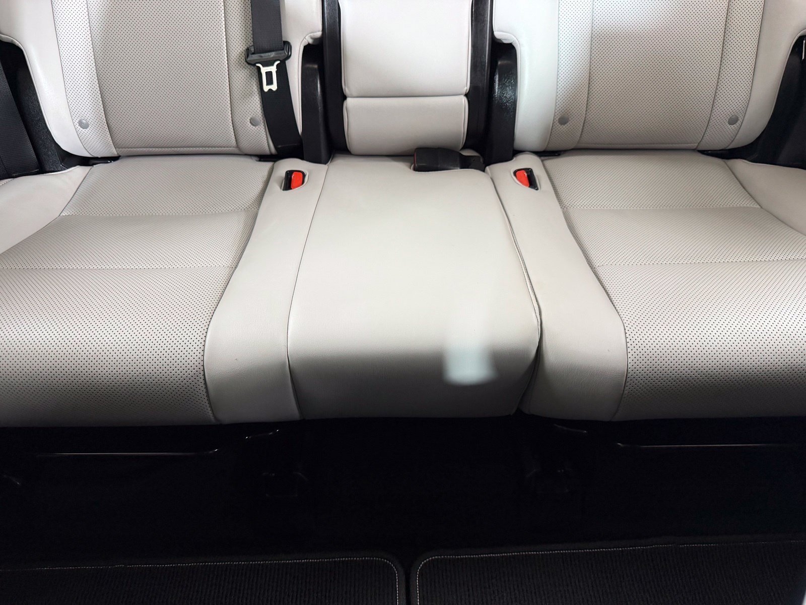 Used 2022 Silver Lexus 350 image 37