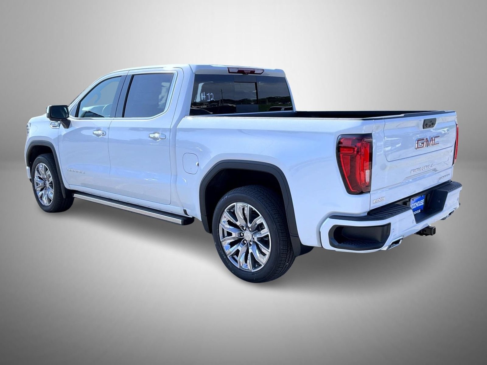 2026 GMC Sierra 1500 Denali - Photo 9