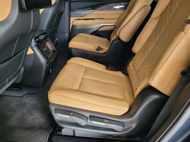 2025 Cadillac Escalade IQ Sport 2 - Photo 15