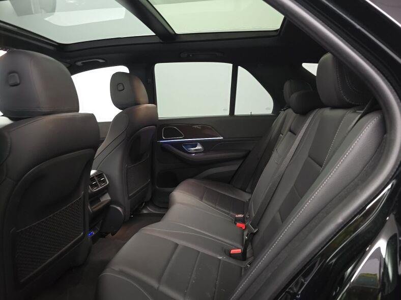 Used 2025 Black Mercedes-Benz GLE 450e image 9