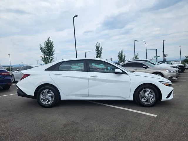 Used 2025 White Hyundai SE image 6