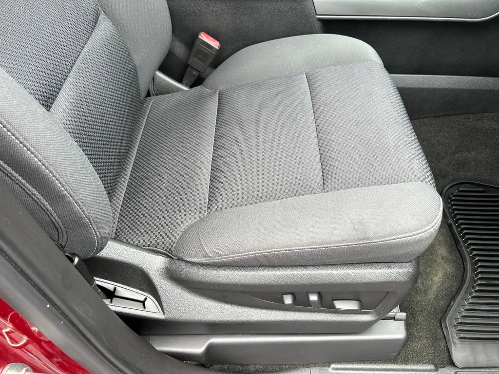 Used 2018 CAJUN RED TINTCOAT Chevrolet LT image 41