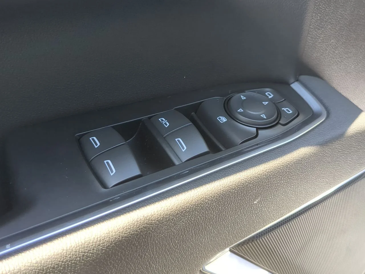 New 2026 Onyx Black GMC Elevation image 23