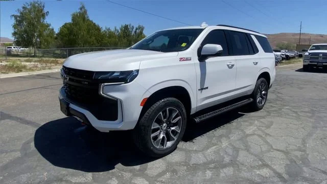 Used 2023 Iridescent Pearl Tricoat Chevrolet Z71 image 4