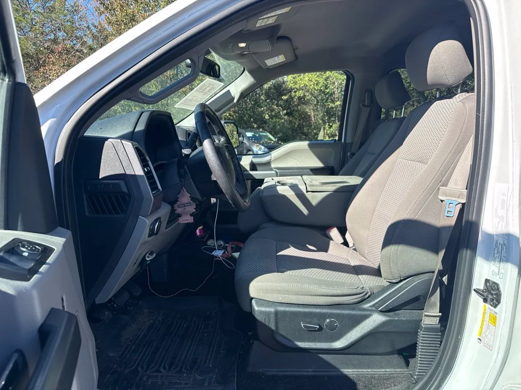 Used 2017 White Ford XLT image 5