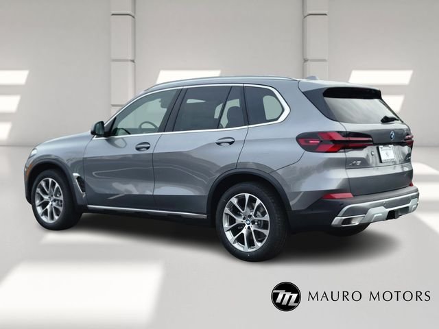 Used 2026 Gray BMW xDrive40i image 5