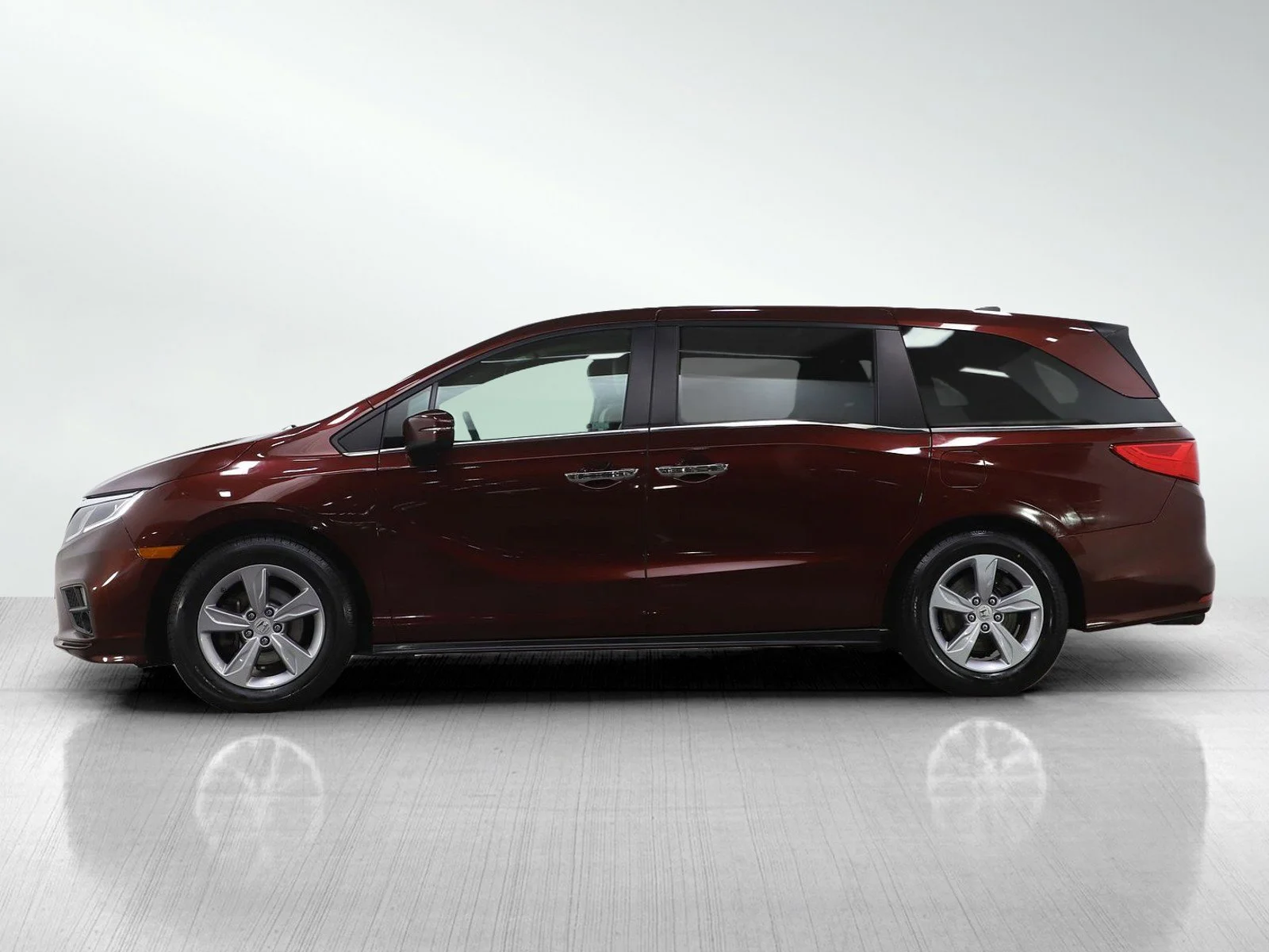 Used 2018 Honda Odyssey EX-L with VIN 5FNRL6H79JB065080 for sale in Burnsville, Minnesota