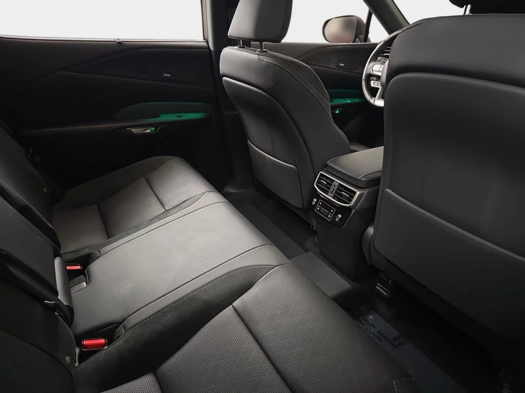 Certified Used 2025  Lexus 450h+ Luxury image 11