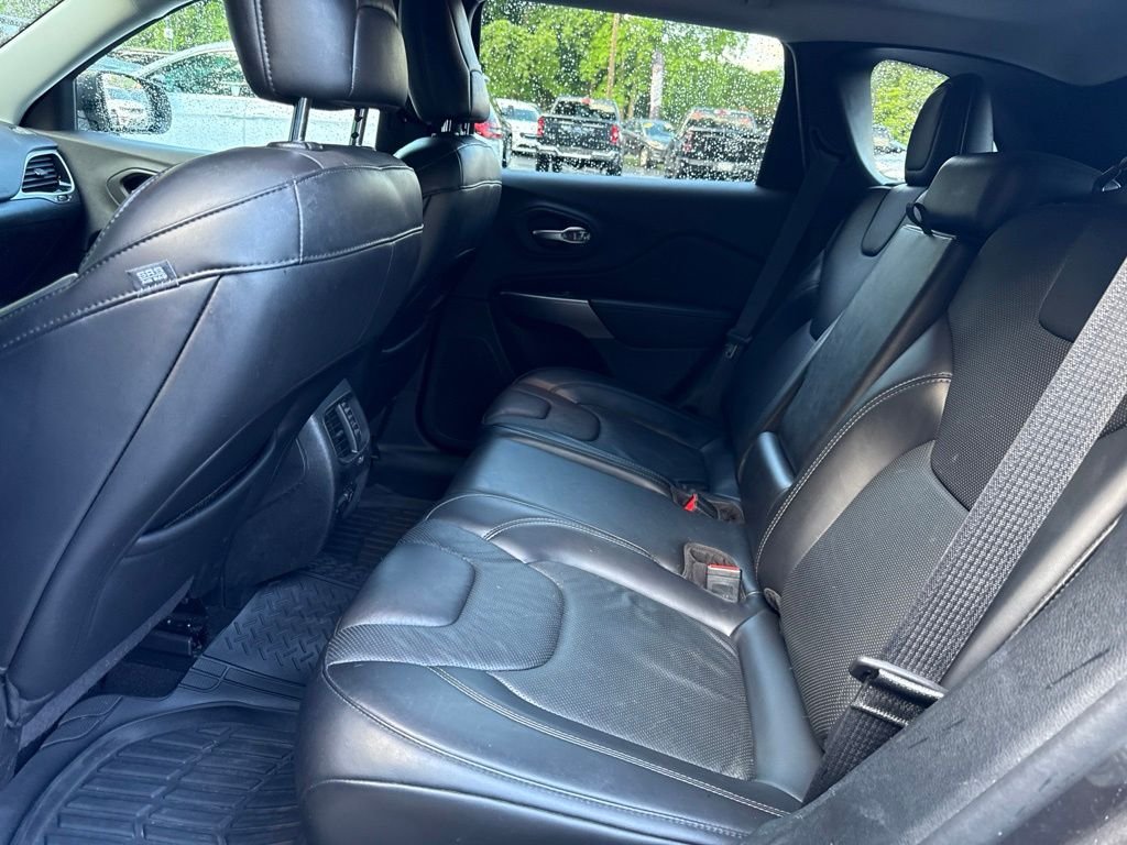 Used 2019 Gray Jeep Limited image 13
