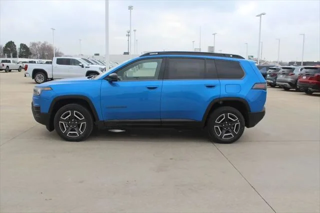New 2026 Hydro Blue Pearl-Coat Exterior Paint Jeep Limited image 6