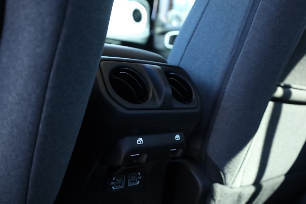 2025 Jeep Gladiator Willys - Photo 15