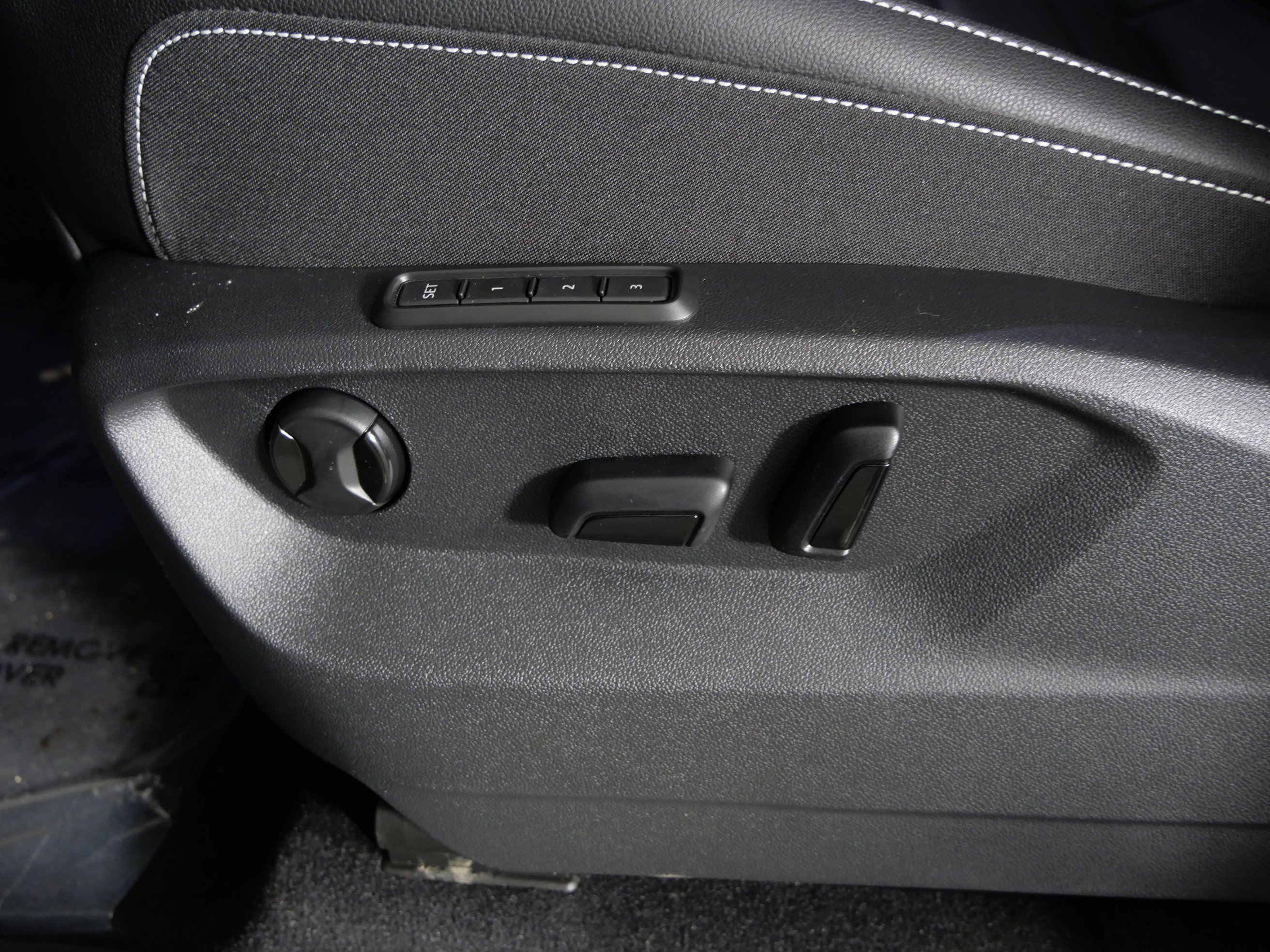 Used 2026  Volkswagen 2.0T SEL image 21