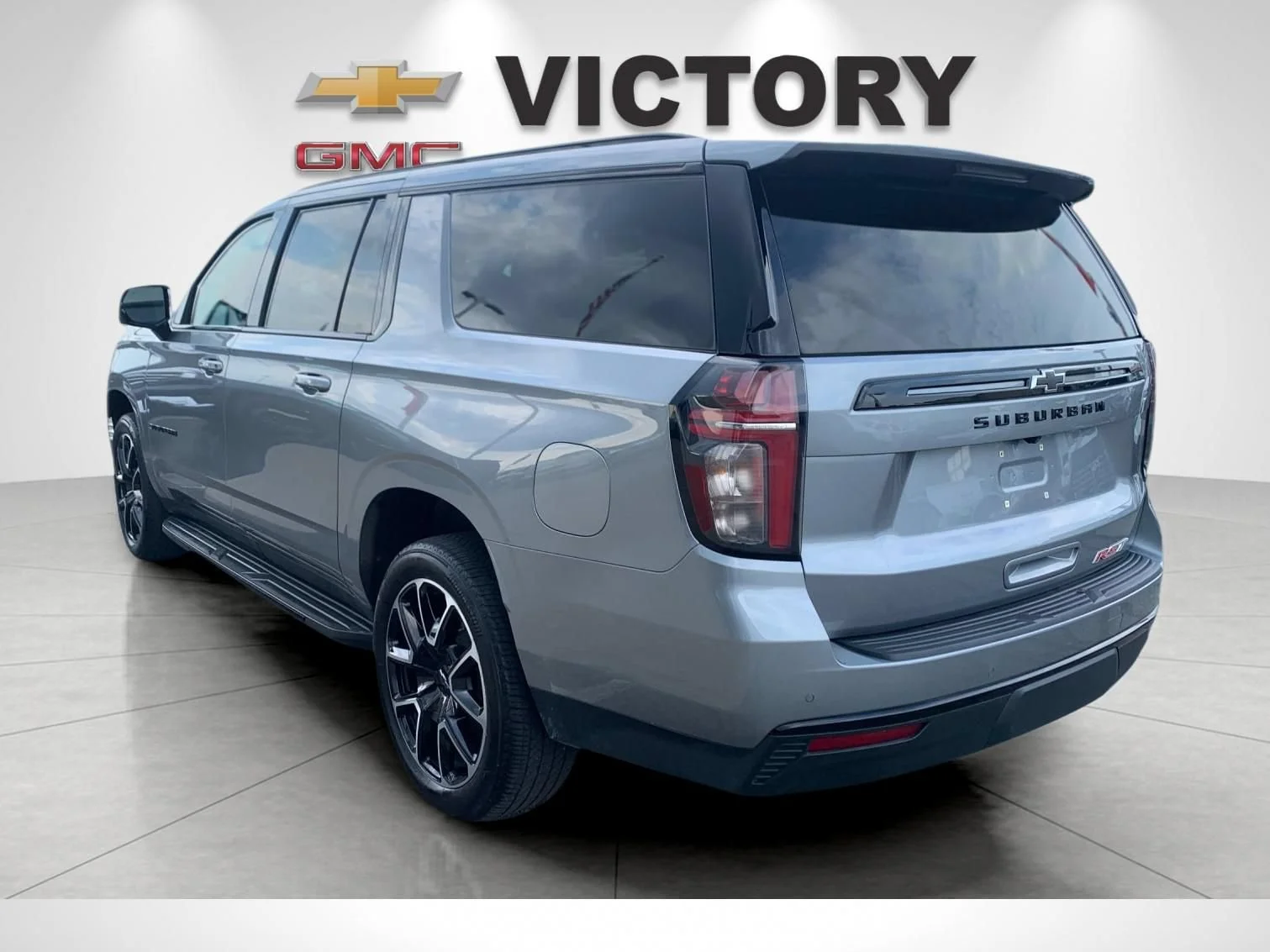 Used 2024 Sterling Gray Metallic Chevrolet RST image 5