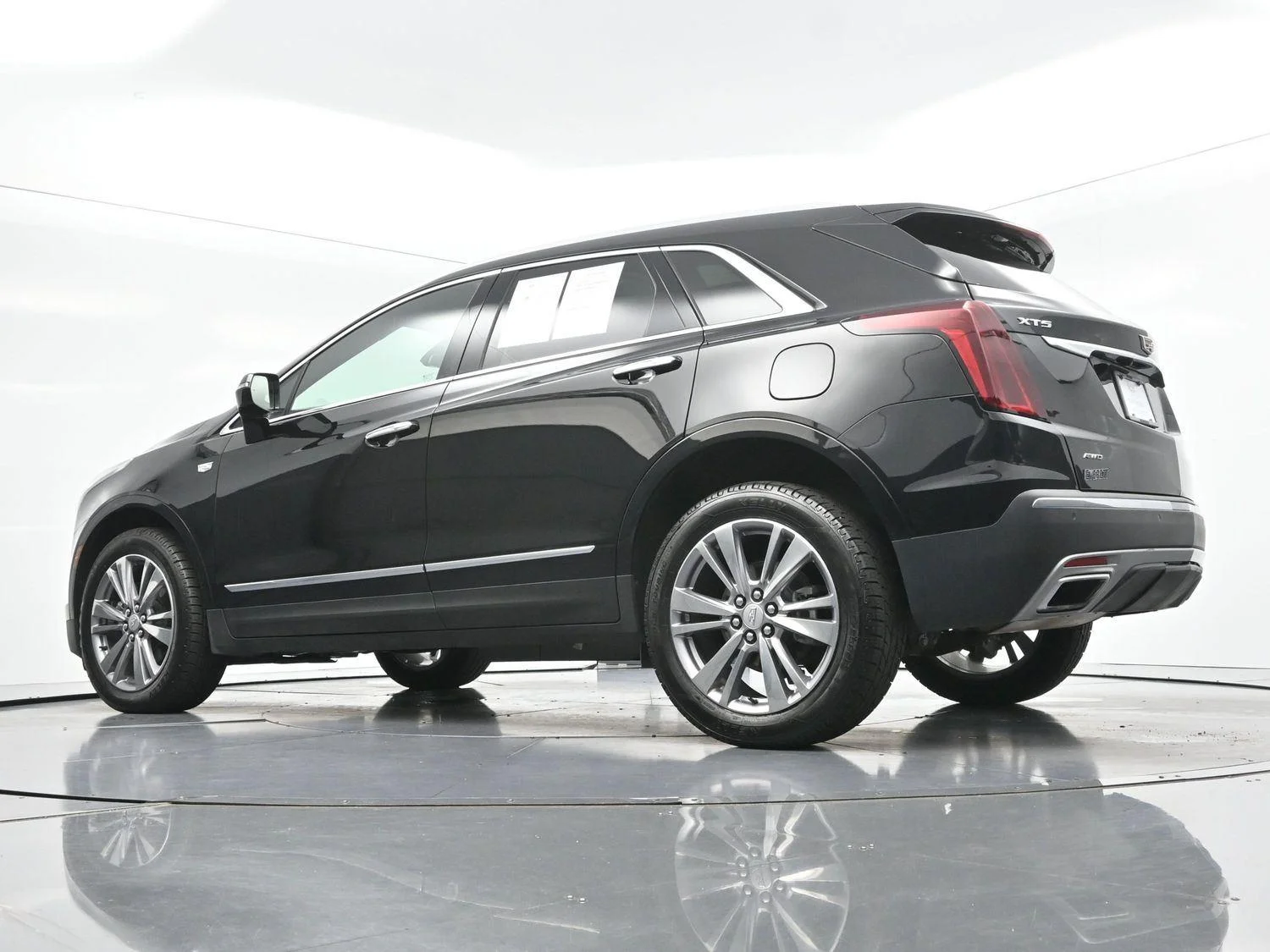 Used 2025 Stellar Black Metallic Cadillac Premium Luxury image 48