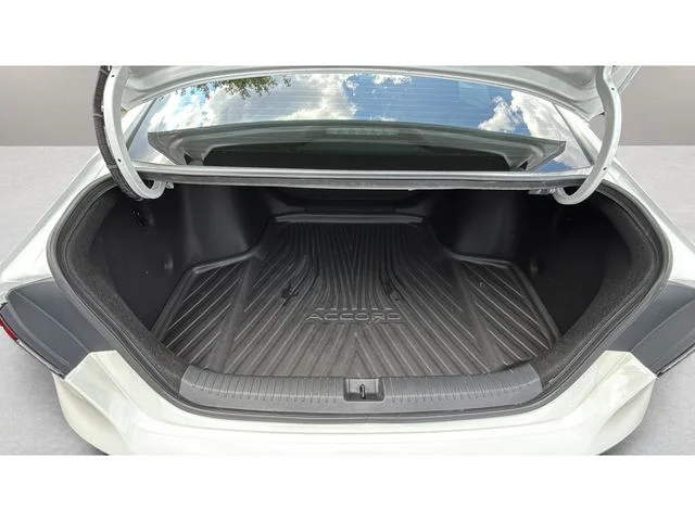 Used 2024  Honda LX image 30