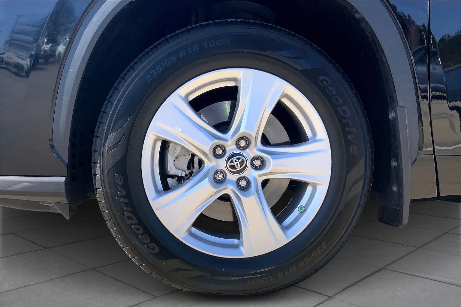 Used 2023 Midnight Black Metallic Toyota LE image 20