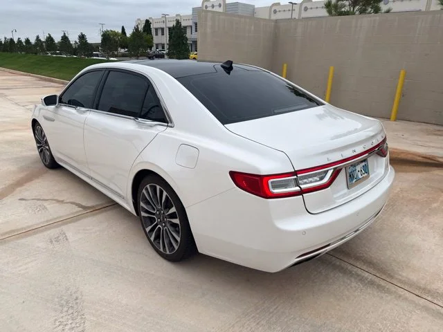 Used 2018 White Lincoln Select image 7