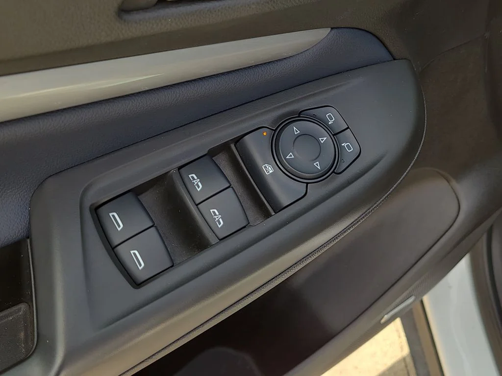 Used 2023 White Chevrolet Premier image 22