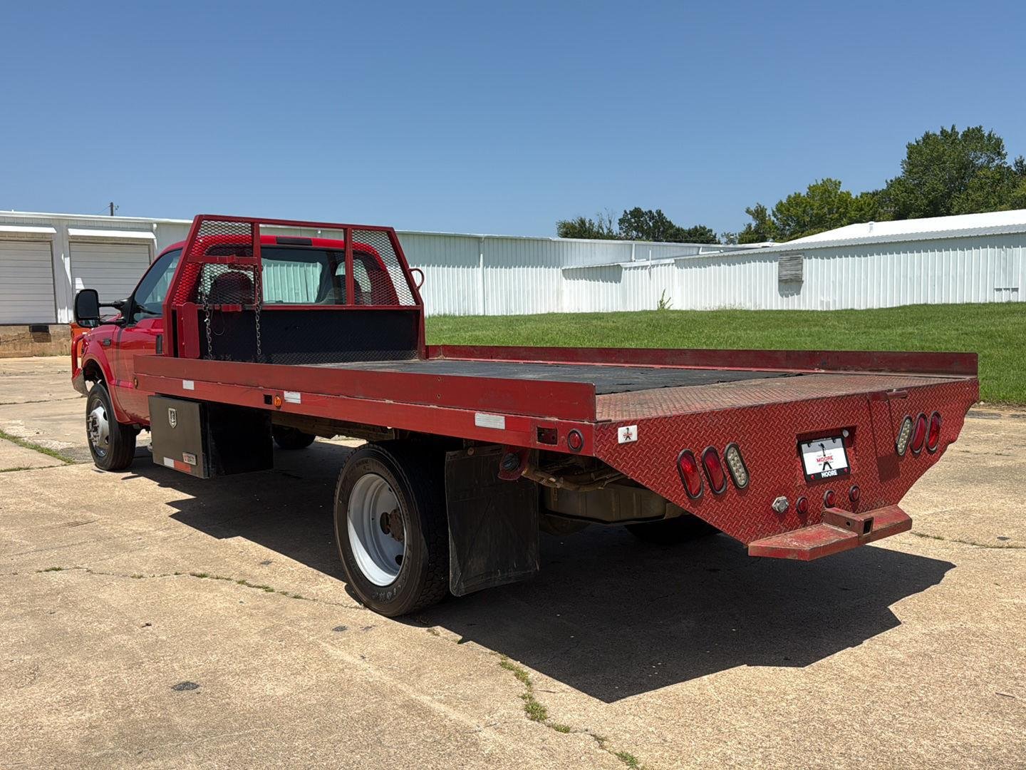 Used 2001 red Ford XL image 5