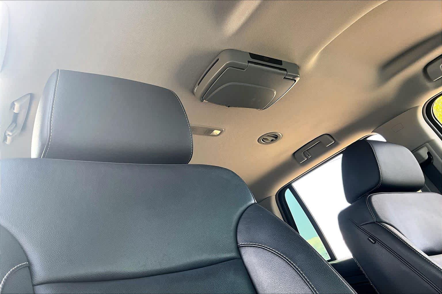 Used 2019 Summit White Chevrolet LT image 13