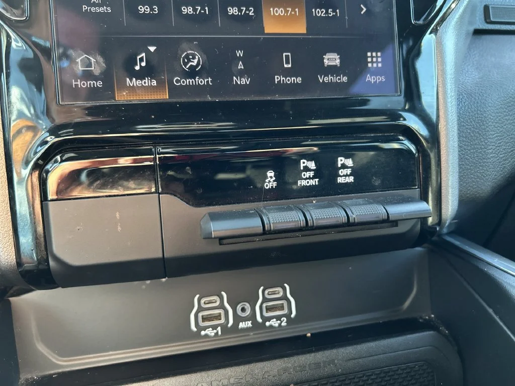 Used 2025 White Ram Laramie image 18