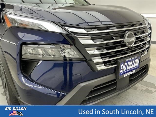 Used 2025 Deep Ocean Blue Pearl Nissan SV image 26