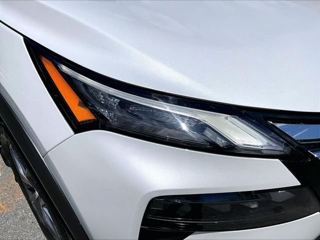 Used 2025 White Nissan S image 30