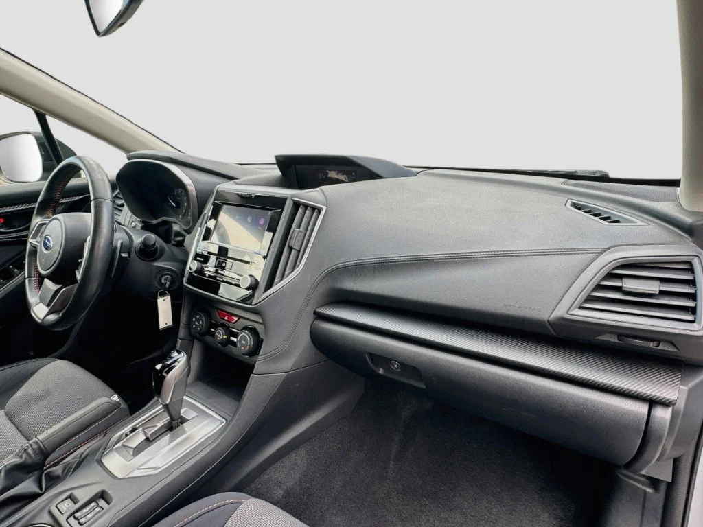 Used 2019 Silver Subaru 2.0i Premium image 33