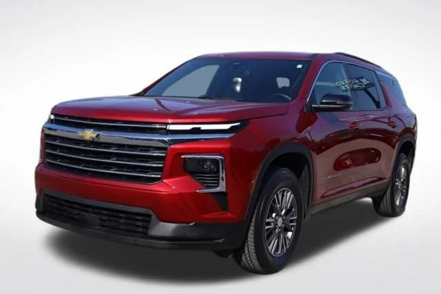 Used 2025 Radiant Red Tintcoat Chevrolet LT image 5