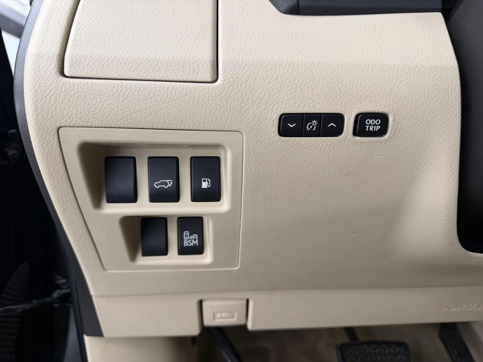 Used 2013 Obsidian Lexus Base image 15