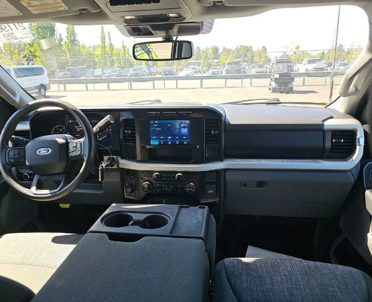 Used 2023  Ford XLT image 5