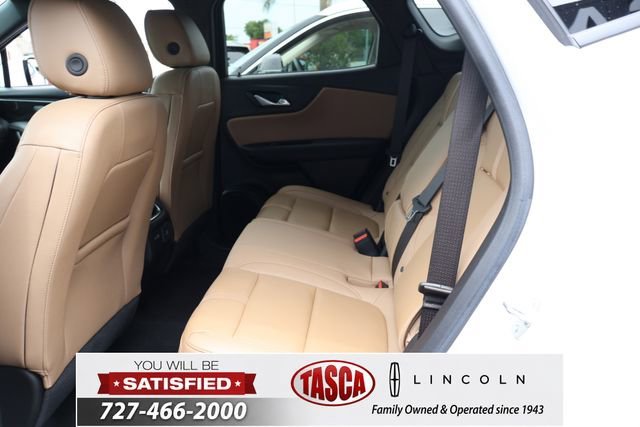 Used 2024 Iridescent Pearl Tricoat Chevrolet Premier image 15