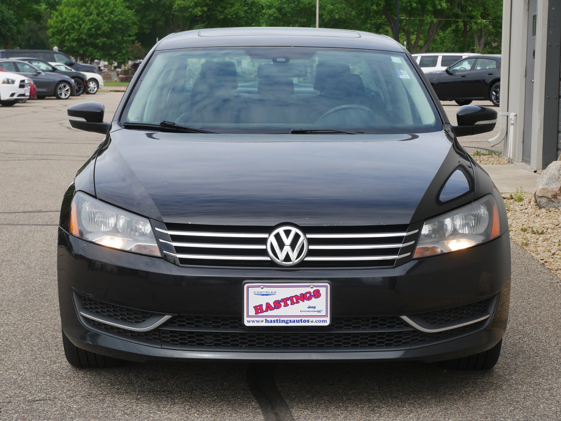 Used 2014 Black Volkswagen SE w/Snrf/Nav image 8