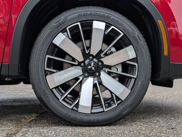 New 2026  Mitsubishi SE S-AWC image 3