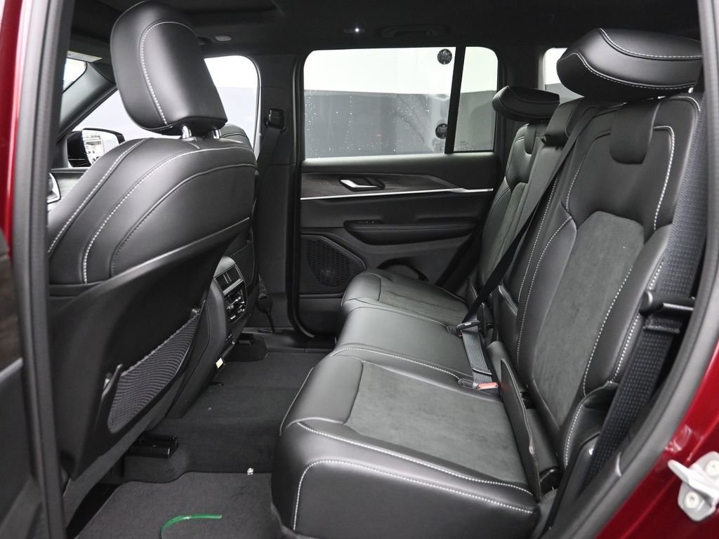 New 2026 Velvet Red Pearl-Coat Exterior Paint Jeep Altitude image 12