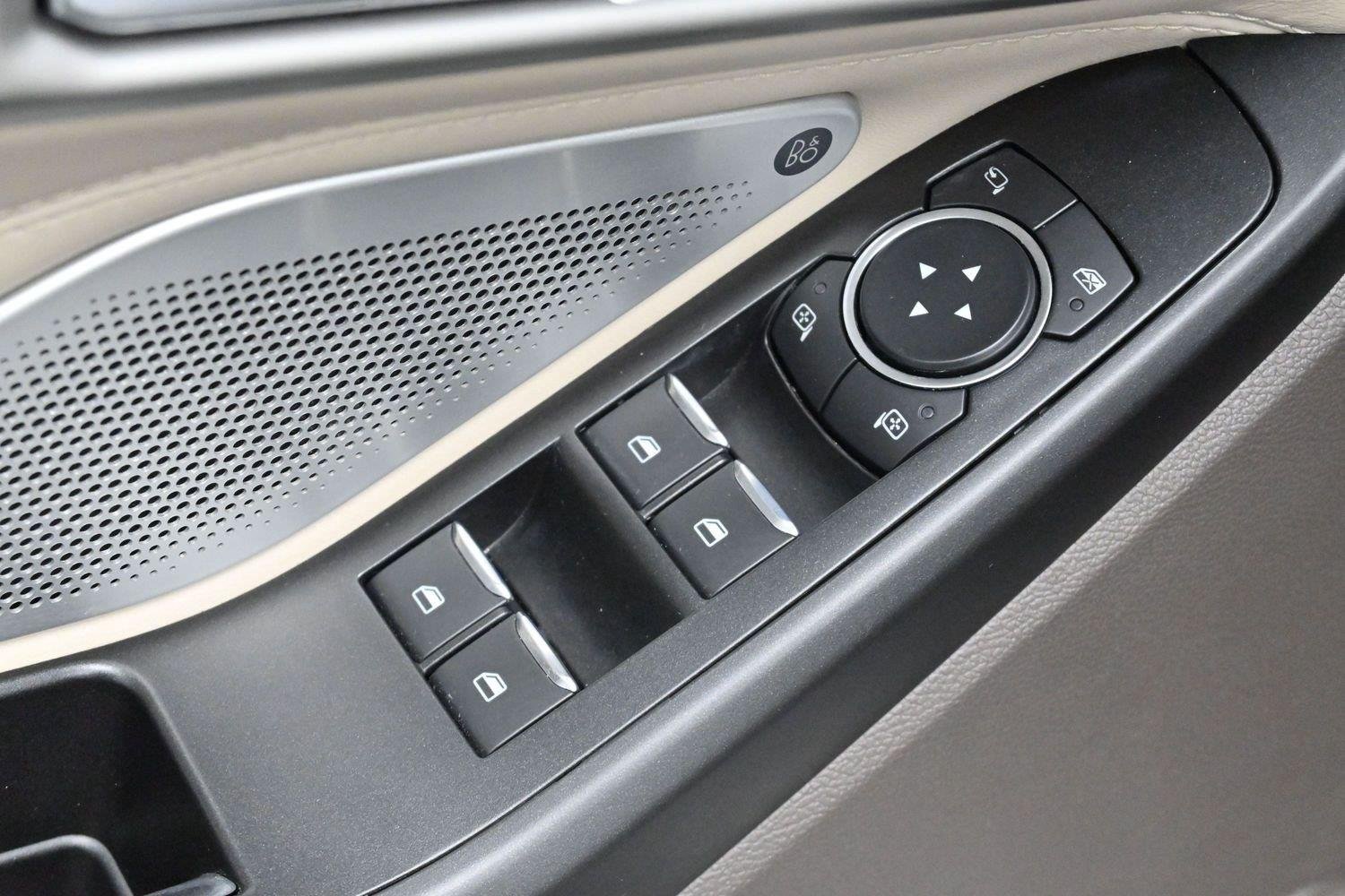 Used 2020 Star White Metallic Tri-Coat Ford Platinum image 11