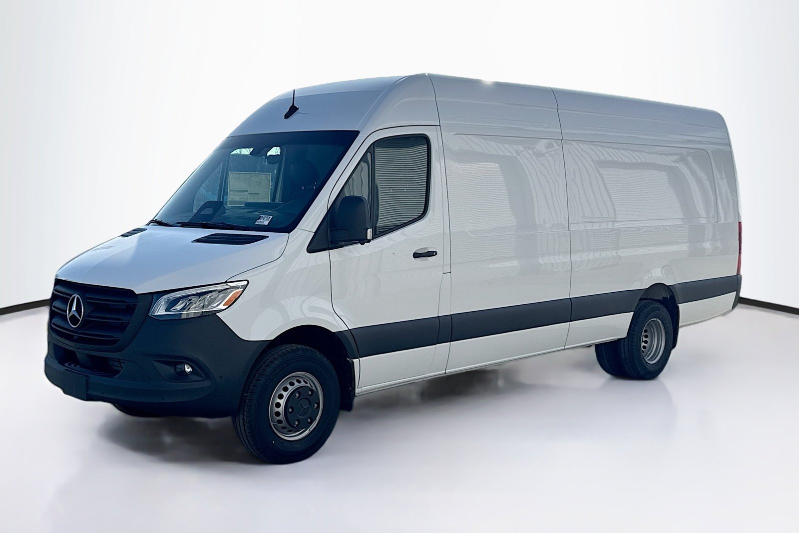 New 2026 Arctic White Mercedes-Benz  image 1