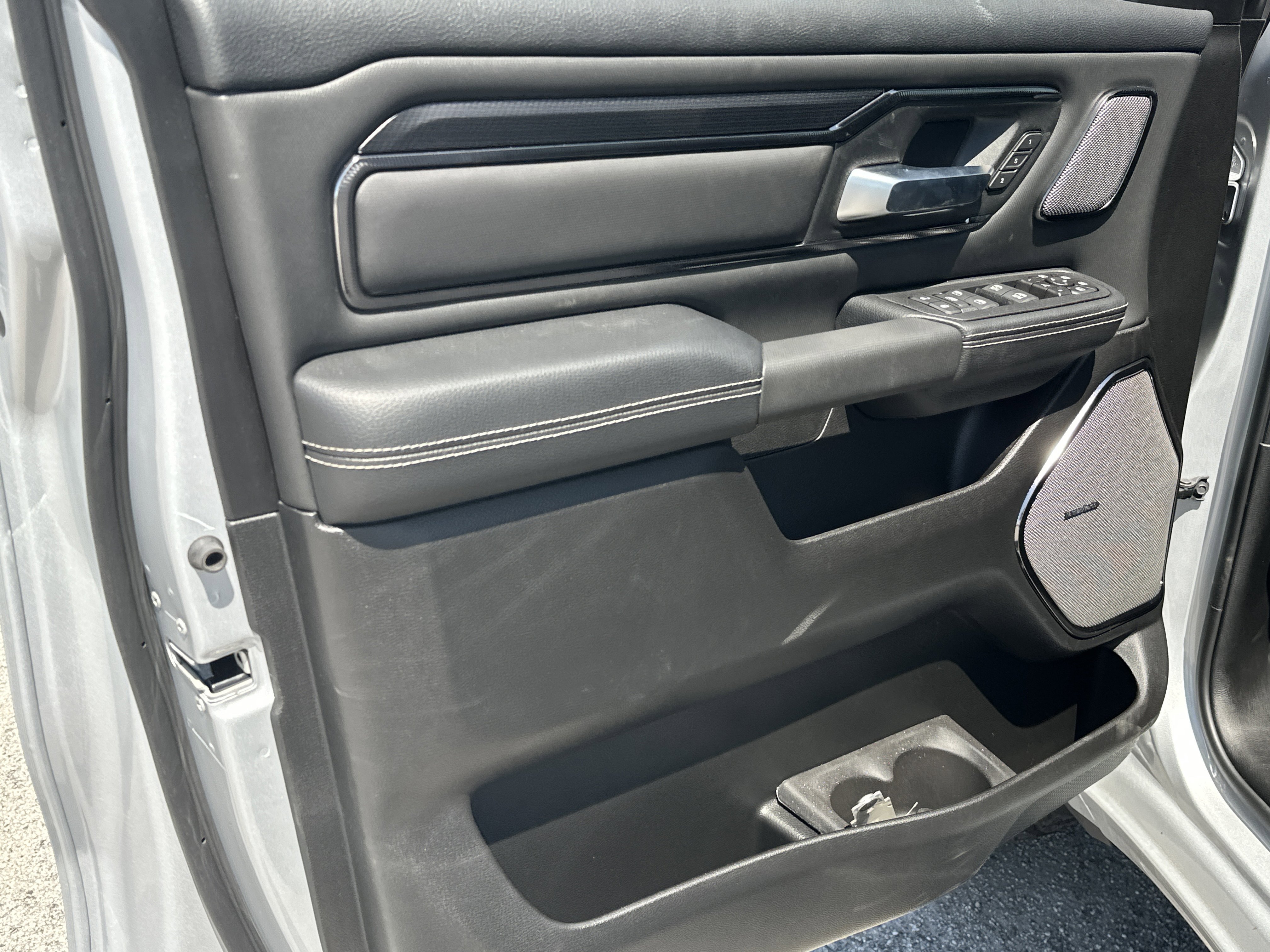 New 2026 Silver Zynith Exterior Paint RAM Rebel image 11