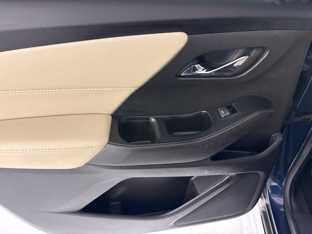 Used 2022 Blue Chevrolet LS image 28