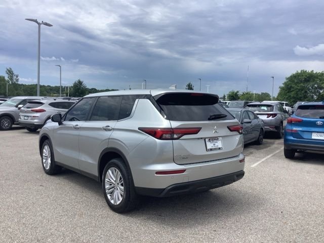 Used 2022 Silver Mitsubishi ES image 8