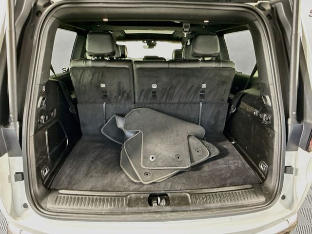 Used 2024 White Jeep Base image 28