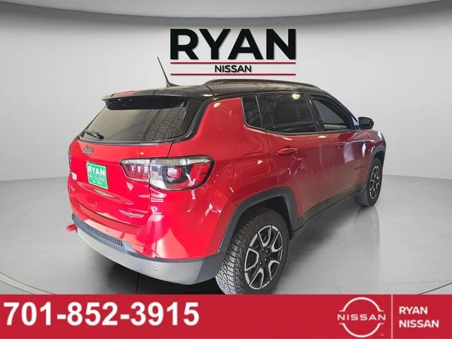2025 Jeep Compass Trailhawk - Photo 9