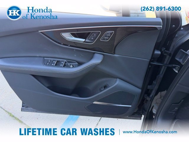 Used 2025  Audi 55 Premium Plus image 9