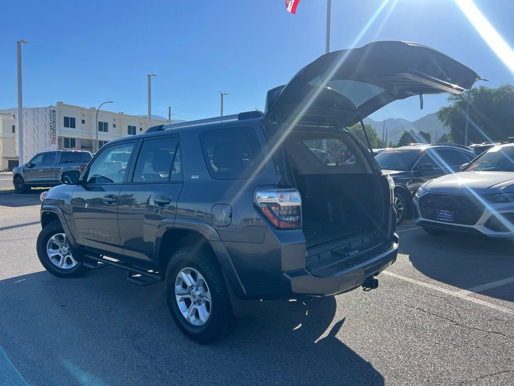 Used 2022 Magnetic Gray Metallic Toyota SR5 Premium image 10