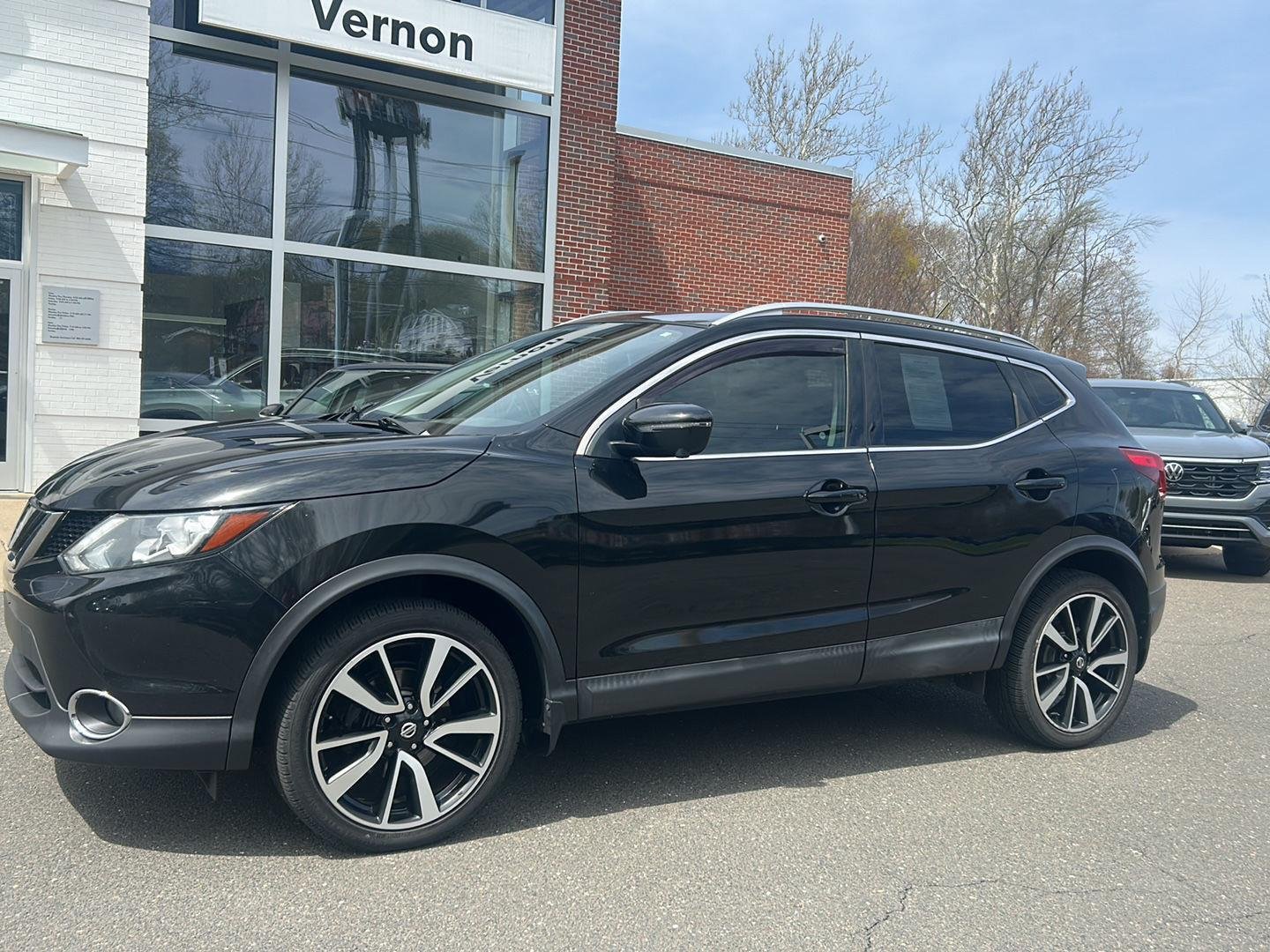 Used 2019 Nissan Rogue Sport SL with VIN JN1BJ1CR7KW354171 for sale in Vernon, CT