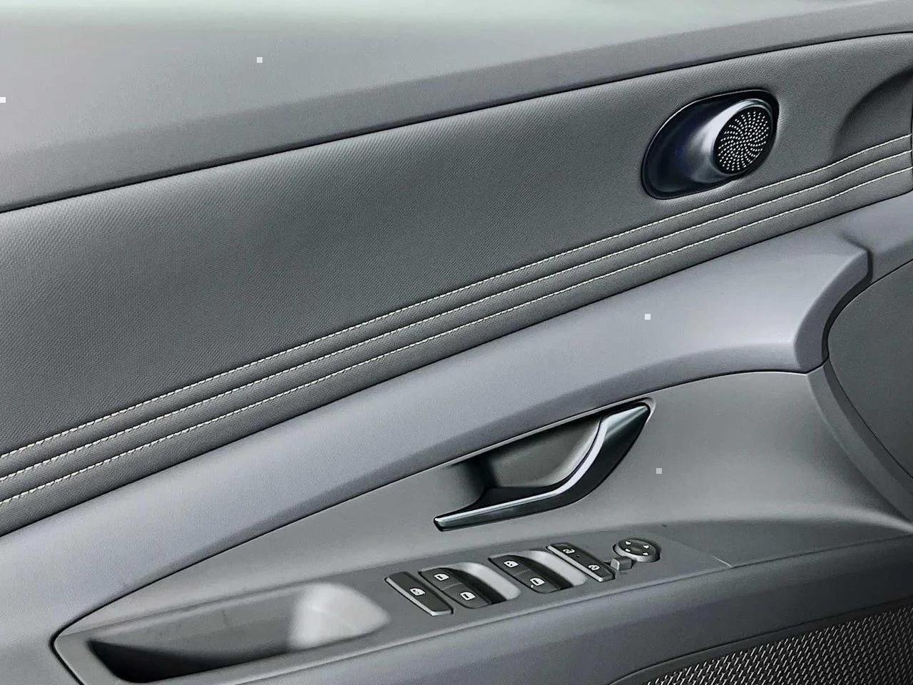 2026 Hyundai Elantra — photo 16