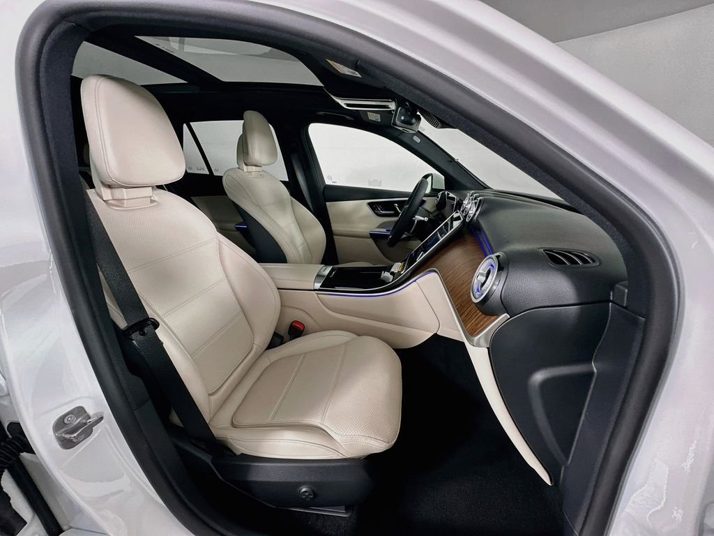 New 2027 Polar White Mercedes-Benz GLC 350e image 30