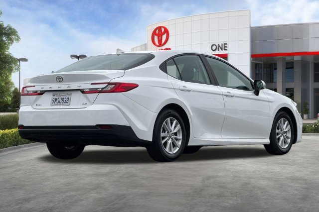 Used 2025 White Toyota LE image 4